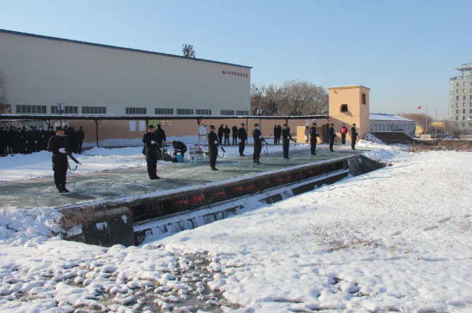 厲兵秣馬 嚴格組訓(xùn) 順程押運公司開展年度實彈射擊訓(xùn)練(圖4) 厲兵秣馬 嚴格組訓(xùn) 順程押運公司開展年度實彈射擊訓(xùn)練(圖4)