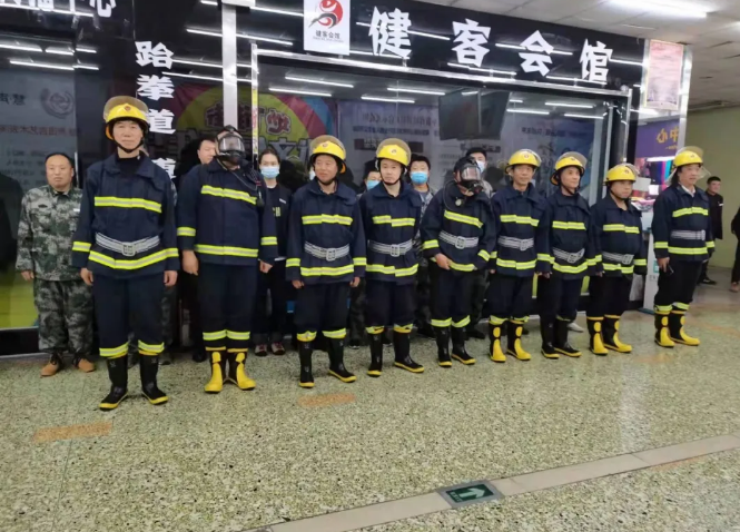 居安思危，防患未“燃”——鞍勤商業開展消防應急逃生演練(圖4)