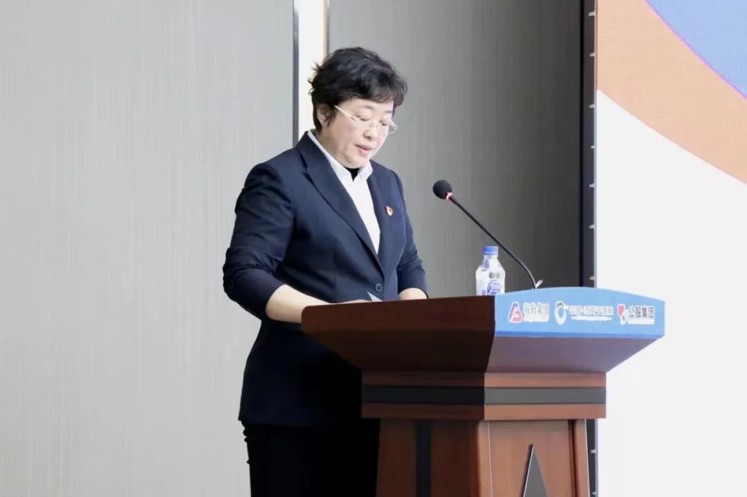 鞍勤集團(tuán)、溫泉集團(tuán)、公服集團(tuán)2023年新任干部任前集體談話及集體送任儀式圓滿結(jié)束